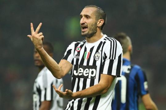 Chiellini: «Gli errori arbitrali sono chiacchiere, sarà un duello Juve-Napoli fino alla fine»