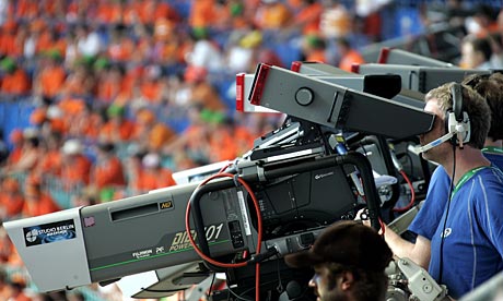 L’antitrust e i diritti della Serie A: 30 milioni di multa per Sky e Mediaset