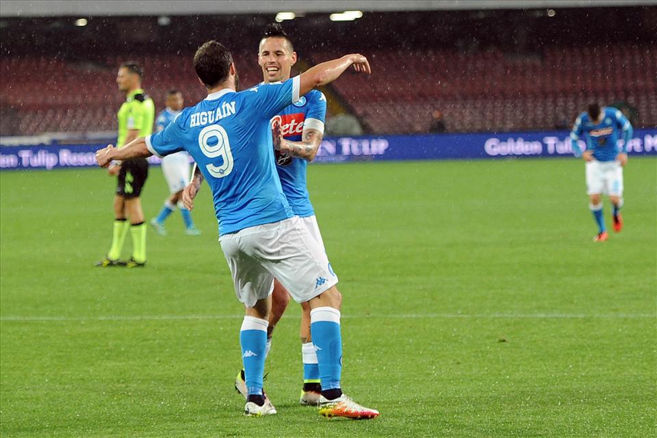 Hamsik e Higuain, il Napoli torna all’antico (quando entra Mertens)