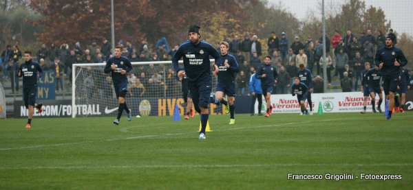 Il Verona in ritiro da questa sera. Out Sala, Toni continua ad allenarsi in gruppo