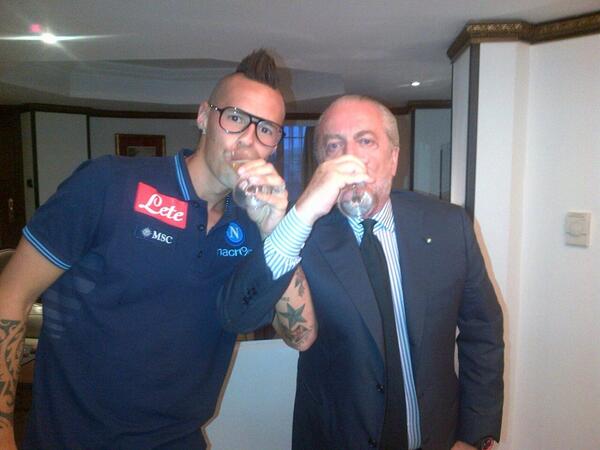 De Laurentiis incontra Hamsik e Reina. Una cena a Chiaia ed ecco il premio Champions