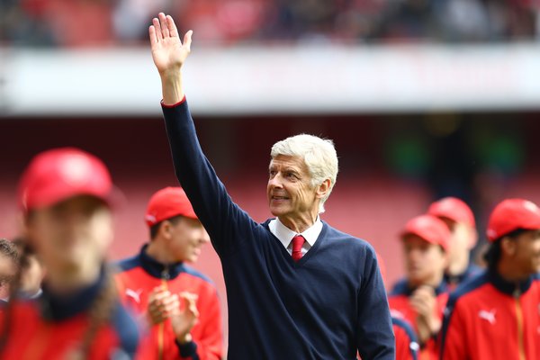 Wenger supera il Tottenham e zittisce i tifosi dell’Arsenal che lo avevano “licenziato”