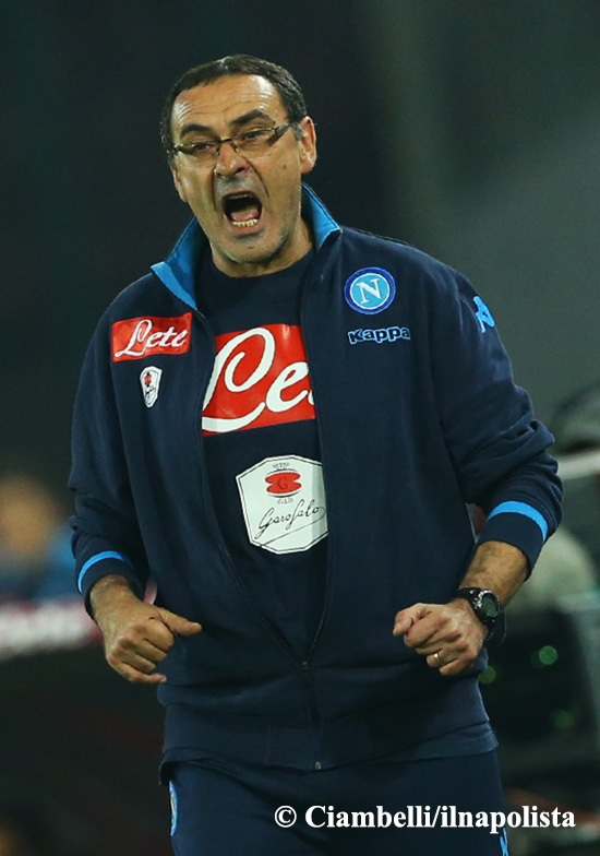 Sarri: «Sono arrabbiato per Bologna, preferisco perdere giocando il mio calcio. I ragazzi hanno sbagliato dal punto di vista inconscio»