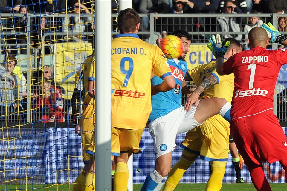 Togliamoci il cappello davanti a un grande Napoli / Il Frosinone è scarso ma oggi siamo troppo felici