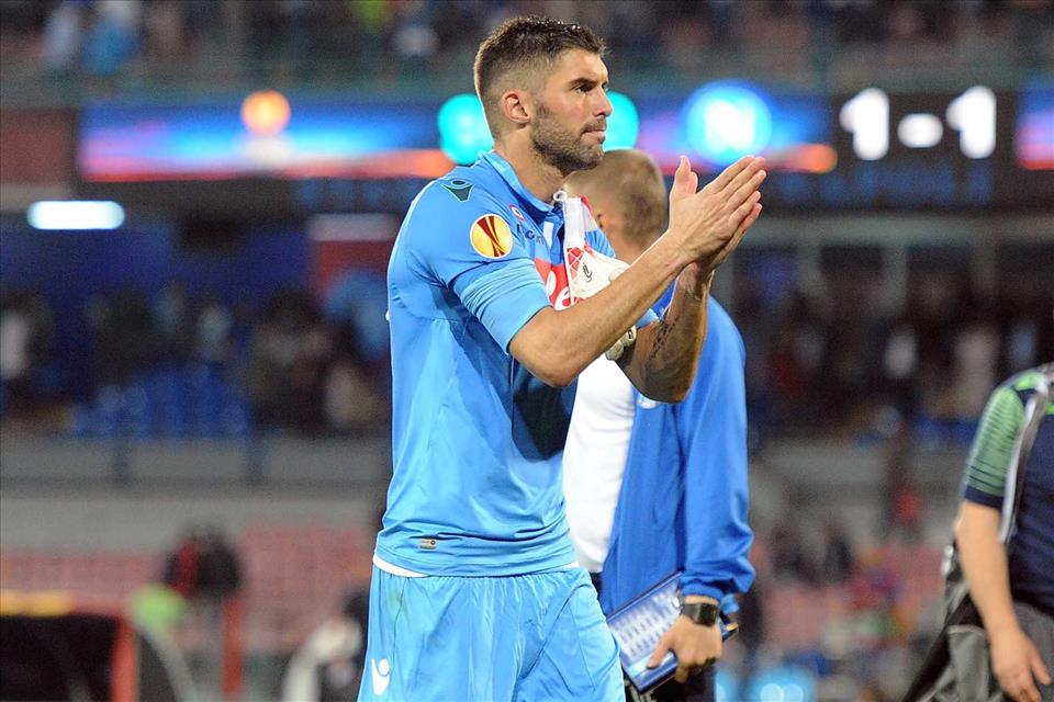 Napoli-Dnipro, le pagelle / Due partite diverse per Carratelli e la Puglia