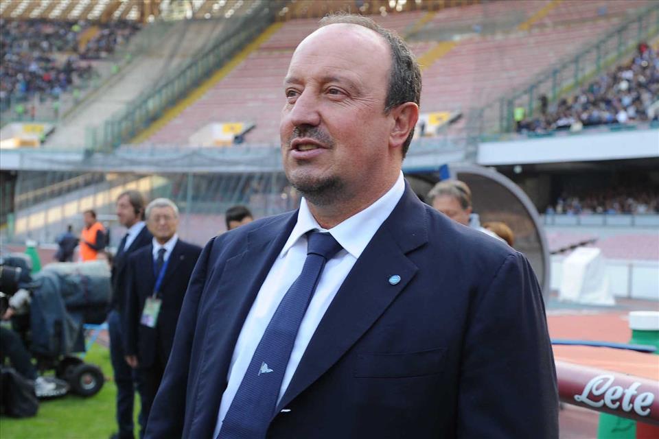 Benitez lasci Napoli e l’Italia: è tempo perso per lui. Noi ci meritiamo Moggi ospite al Processo del lunedì