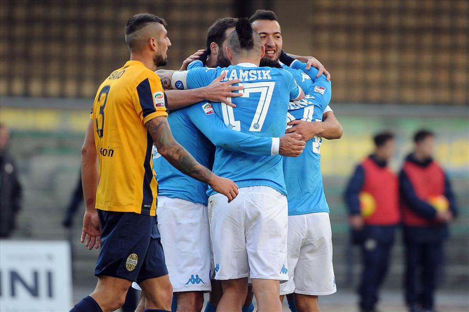 Il Napoli vince a Verona da squadra matura. Insigne, un gol alla Rivera in Italia-Germania 4-3. Jorginho tocca 215 palloni