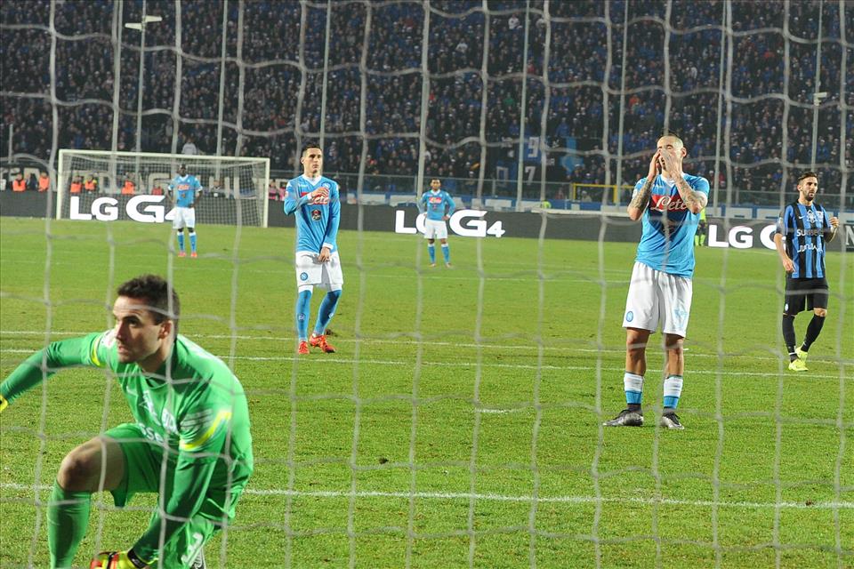 Atalanta-Napoli 1-3 / maglia sudata a Callejon