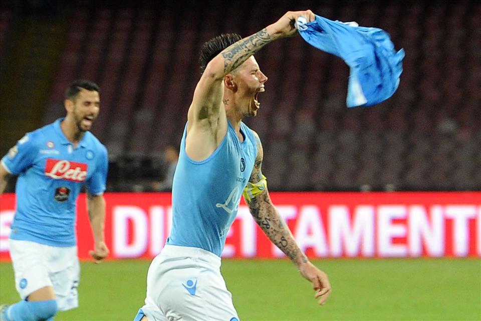 Napoli-Milan 3-0, pagelle / Hamsik rovinato da Benitez. Bene Insigne e male Jorginho. Se Higuain segnasse i rigori…