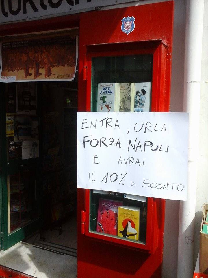 In questa libreria di Portici se urli forza Napoli hai il 10% di sconto