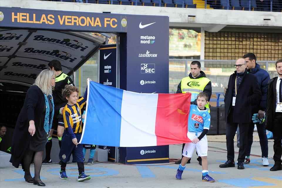 Paolo Condò e i cori di Verona: «Non ha senso cantare la Marsigliese se poi intoni Vesuvio, lavali col fuoco»