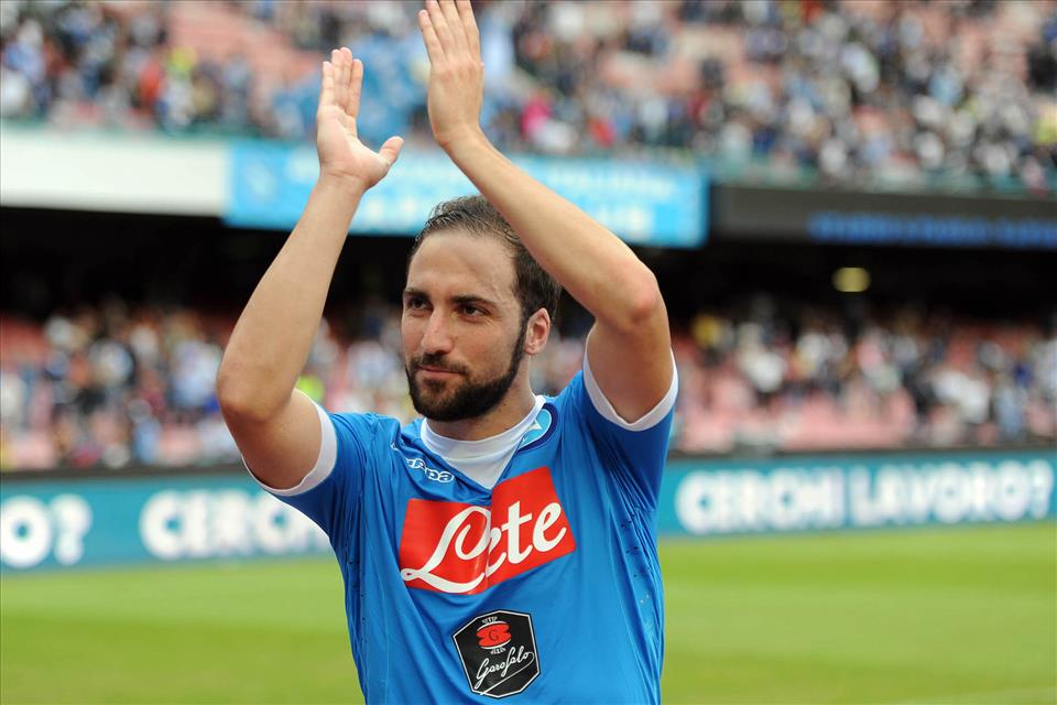 Chievo-Napoli 0-1/Il video del gol di Higuain