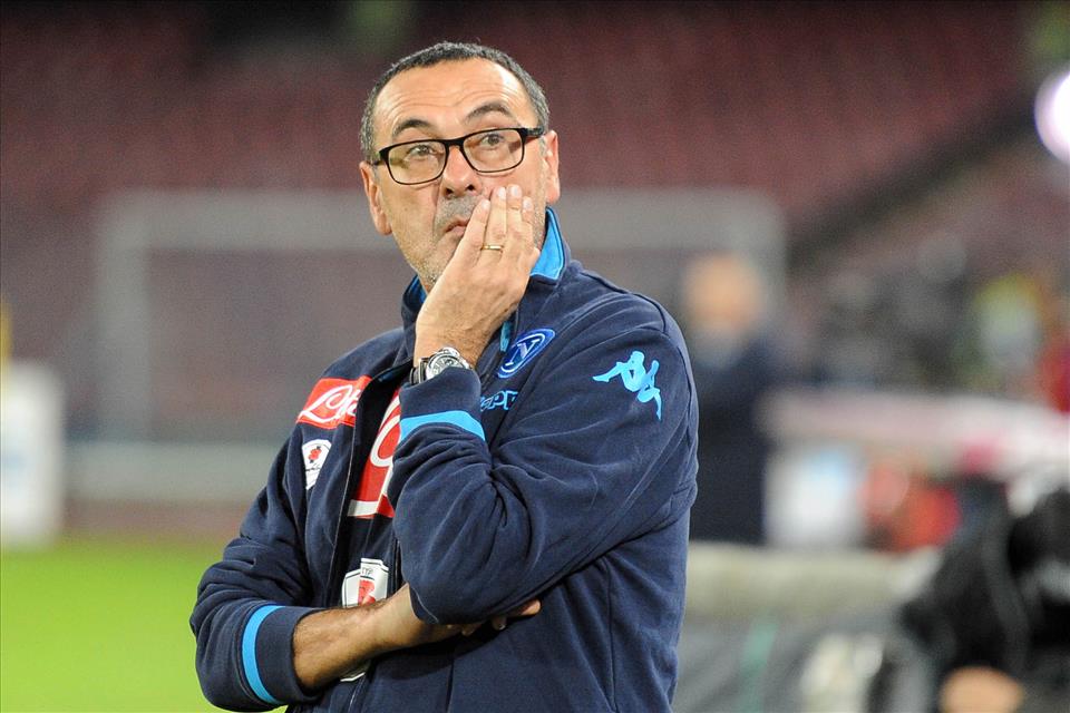 Sarri a Mediaset: «Grande prova di maturità, ma bisogna crescere ancora. Se contasse come ci si veste in panchina Klopp sarebbe uno scarso»