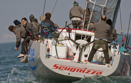 “Scugnizza”, l’imbarcazione napoletana con a bordo i ragazzi a rischio