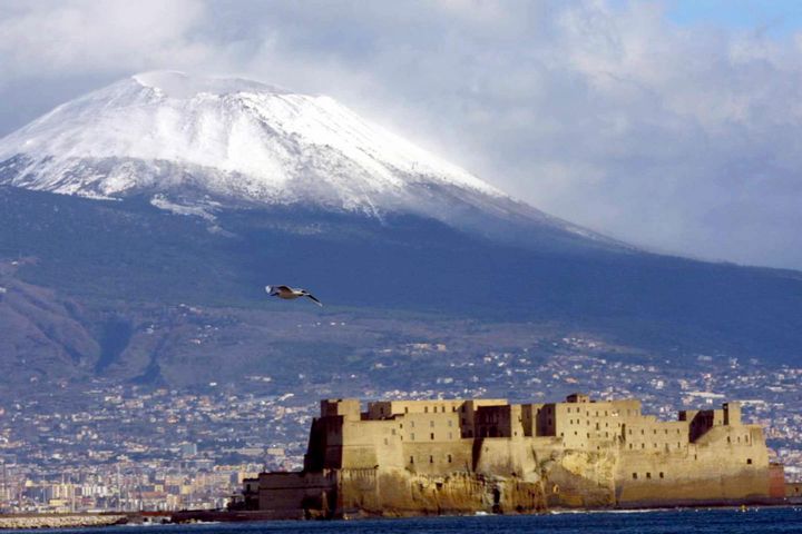 Napoli campione d’inverno, la “brutta stagione” nella città del presunto sole perenne