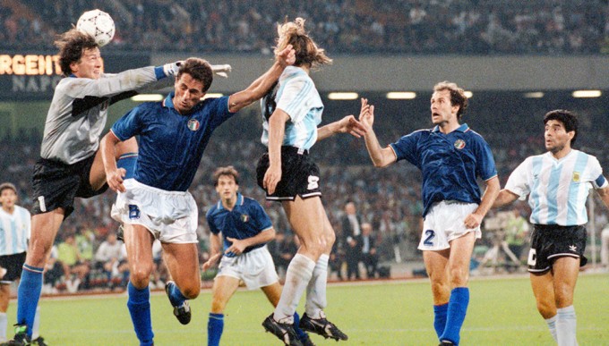 Zenga e Napoli. Ferlaino lo aveva quasi acquistato. Maradona lo voleva. Caniggia lo bruciò nella sua notte più buia