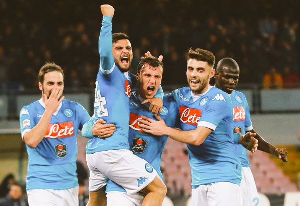 Napoli-Chievo 3-1, pagelle / Reina Red (hot chili) Pepe. Gli zebedei di Chiriches