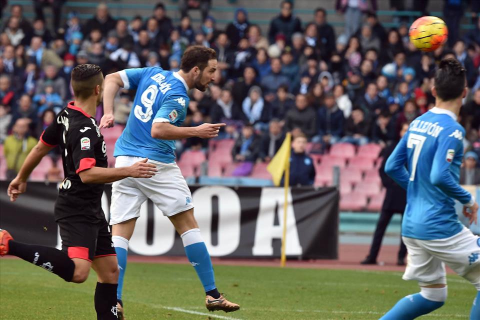 Higuain ora segna anche di testa / Però il Napoli continua a prendere gol e l’Empoli era poca cosa