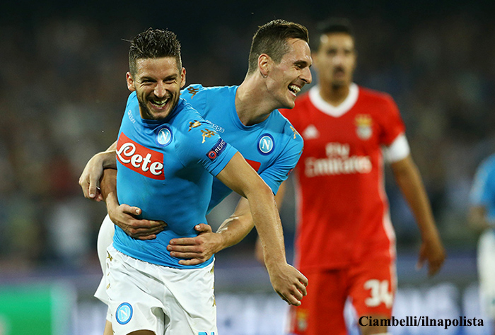 Napoli-Benfica, maglia sudata a Mertens (e non solo per i gol)