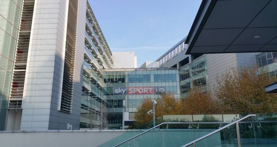 Sky chiude in perdita il primo anno senza Champions: -38,1 milioni di euro