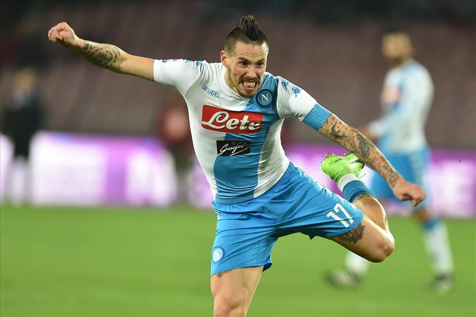 Chievo-Napoli 1-3, magia di Insigne poi Hamsik e Zielinski. Finale in sofferenza