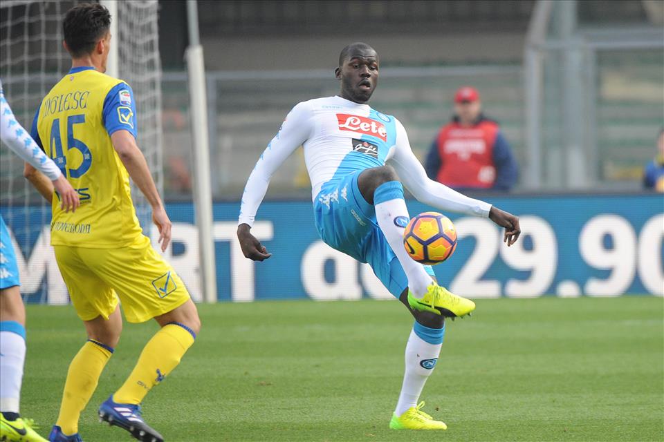 Napoli, vendi Koulibaly e compra un difensore realmente forte