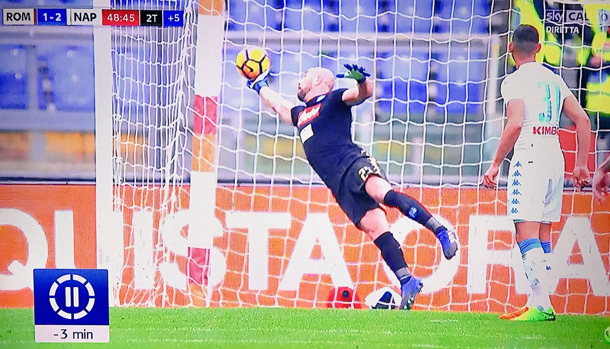 Il Napoli dà il meglio di sé sul campo: batte la Roma 2-1. Immensi Reina e Rog, due gol di Mertens