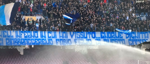 Quagliarella: «Ho fatto un poster dello striscione dei tifosi del Napoli per me»