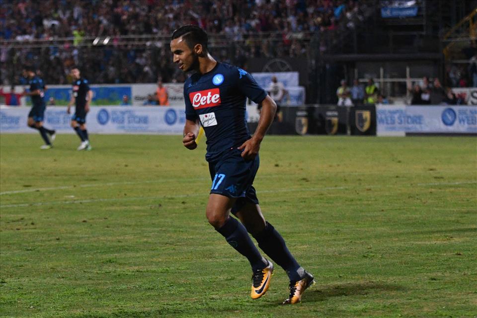 Ounas dètte ‘a zamma o Napule, Insigne ’êsse ‘a fà bbenedicere