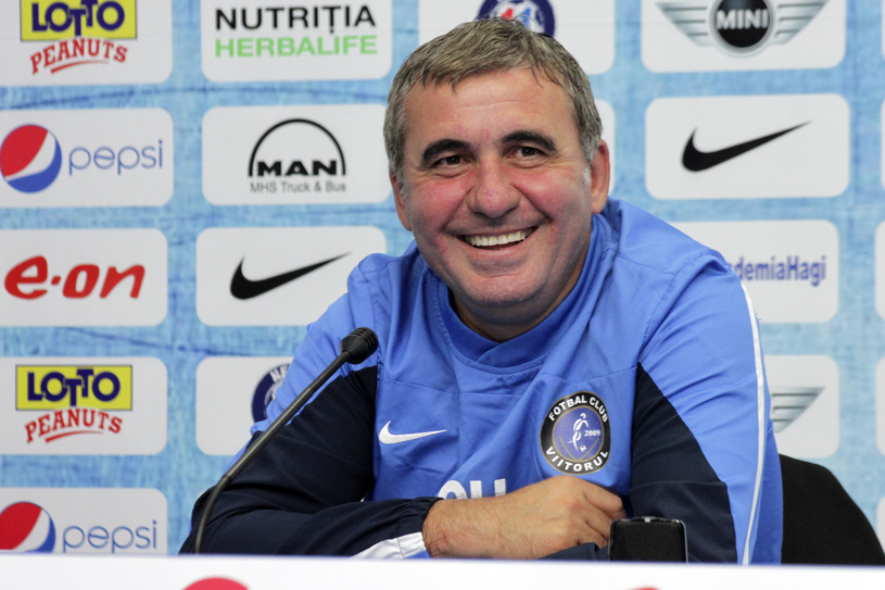 Il presidente Hagi ha esonerato l’allenatore… Hagi