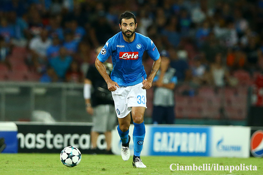 Napoli-Genoa 1-0, Albiol come David Lopez: Juventus a due punti