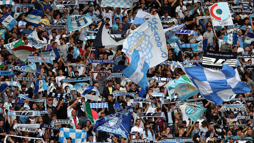 La Curva Nord Lazio: «Gli ululati razzisti li inventammo noi. Ora basta, sanzioni pesanti della Uefa»