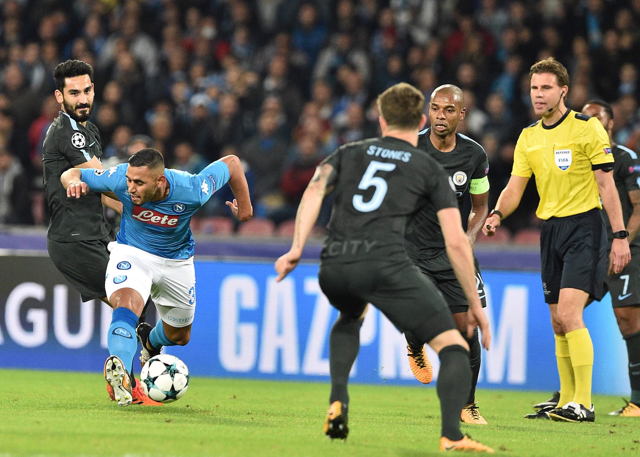 Napoli-Manchester City, il primo tempo: la bellezza e il senso di perdere Ghoulam