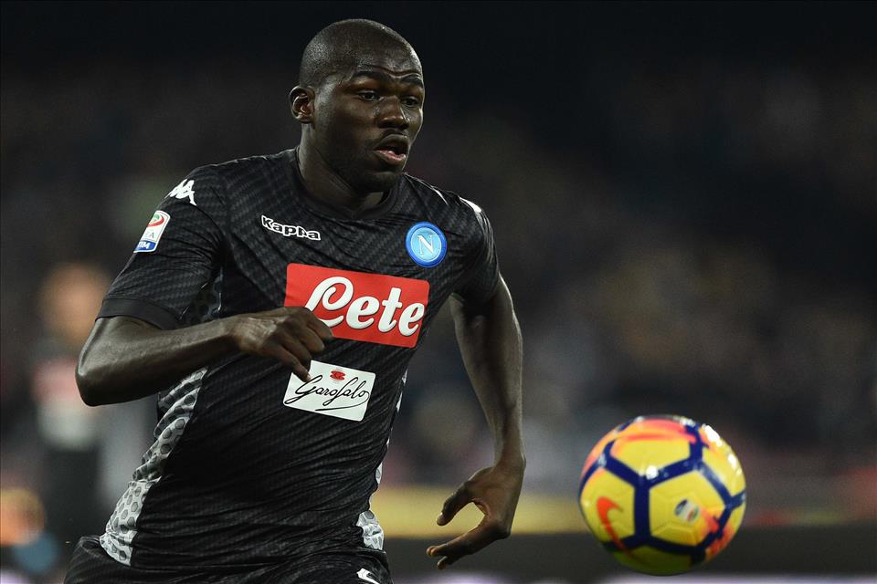 Koulibaly nun facette passà a nnisciuno. Zielinski  trasette e nchiudette