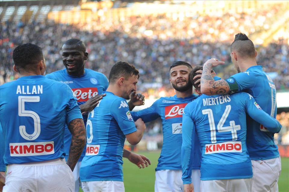 Napoli-Sampdoria 3-2, pagelle/ Sarri Christmas! E un bacio speciale a Babbo Natale Allan