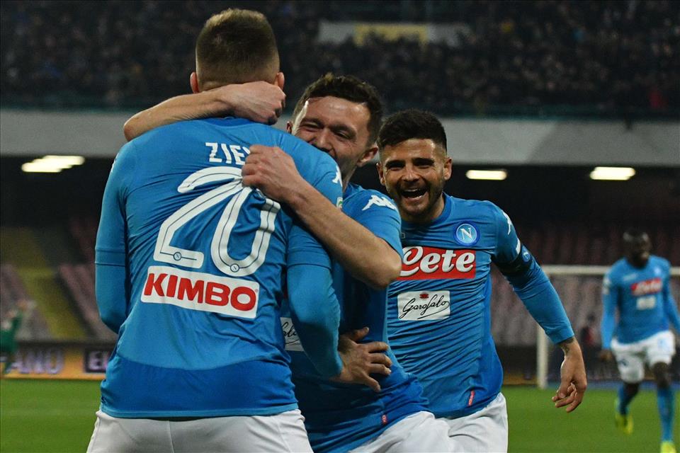 Napoli-Lazio 4-1, pagelle / Rispunta Tonelli. Insigne, la vita prima di te era meno bella