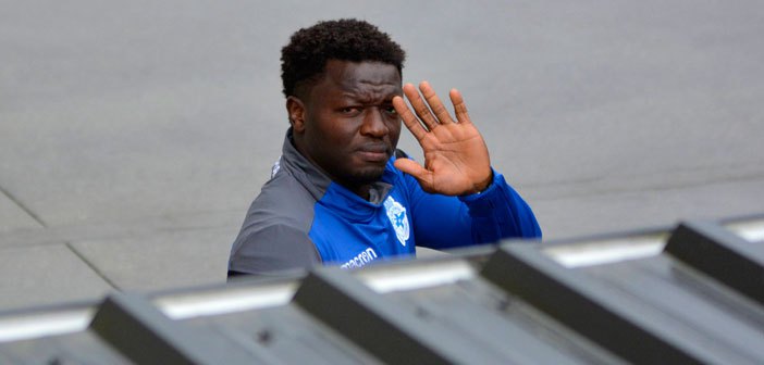 Muntari a una giornalista: «Non ti rispondo male perché sei una donna». Per Marca è «Estilo Sarri»