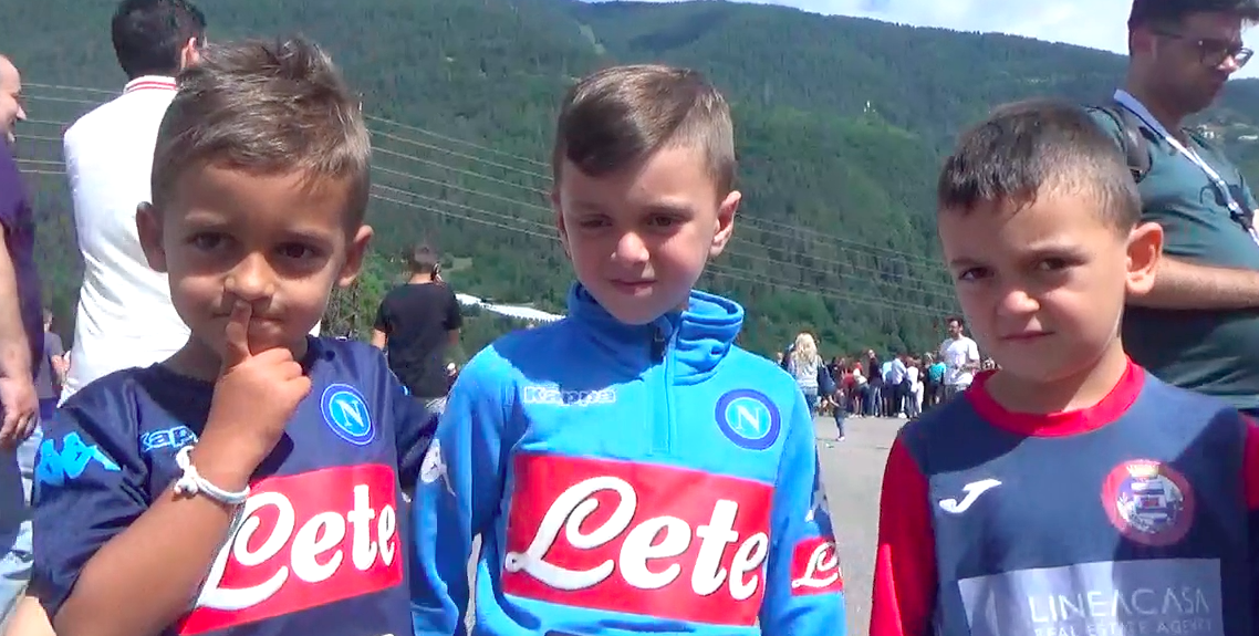 VIDEO-Piccoli tifosi innamorati di Fabian Ruiz