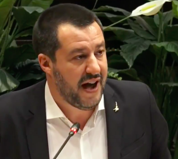 Salvini: «De Luca si occupasse delle aziende, dei negozi e dei ritardi della Regione»