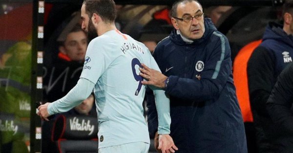 La stampa inglese fa a pezzi Sarri: «Un manager non è solo un esperto di tattica»