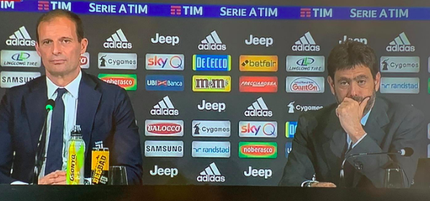 Allegri e Agnelli insieme in conferenza, ma divisi sulle versioni. Max: «Ha scelto la Juve»