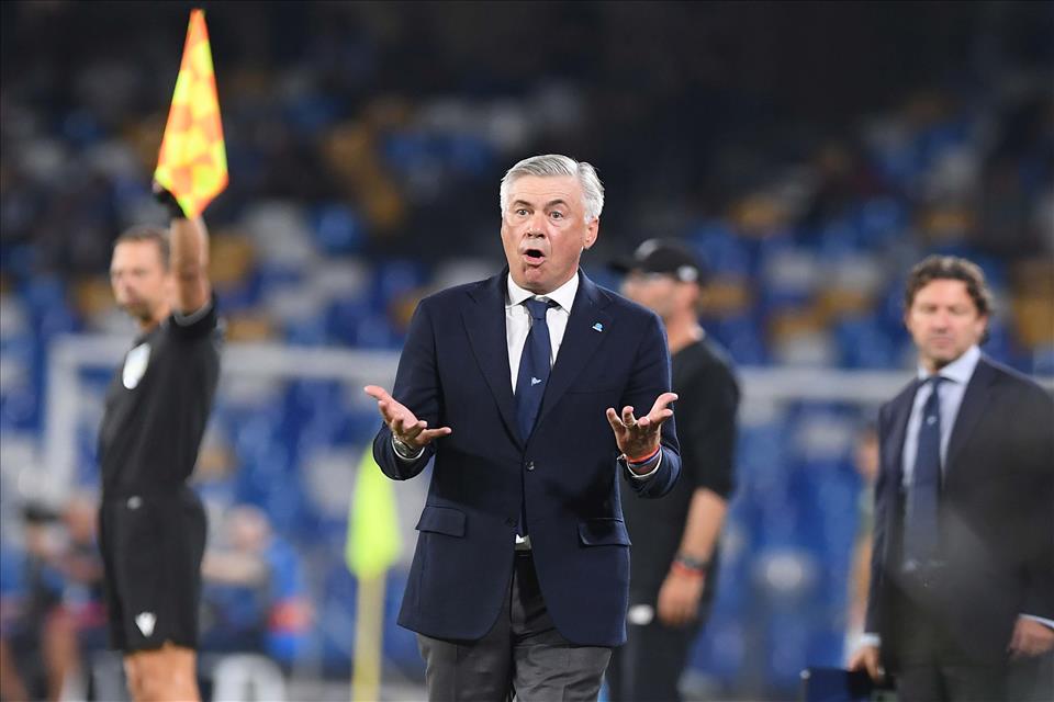 Ancelotti: «Troppe critiche per il finale col Brescia. Chi lo gioca questo calcio champagne?»