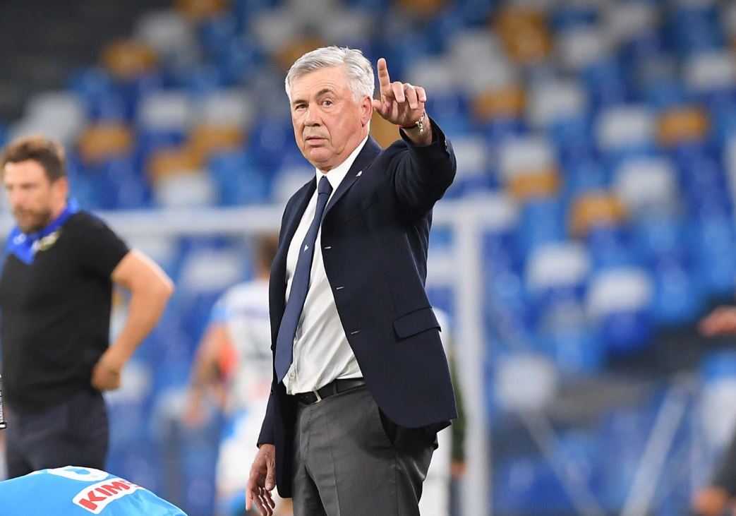 Una partita con la faccia di Ancelotti