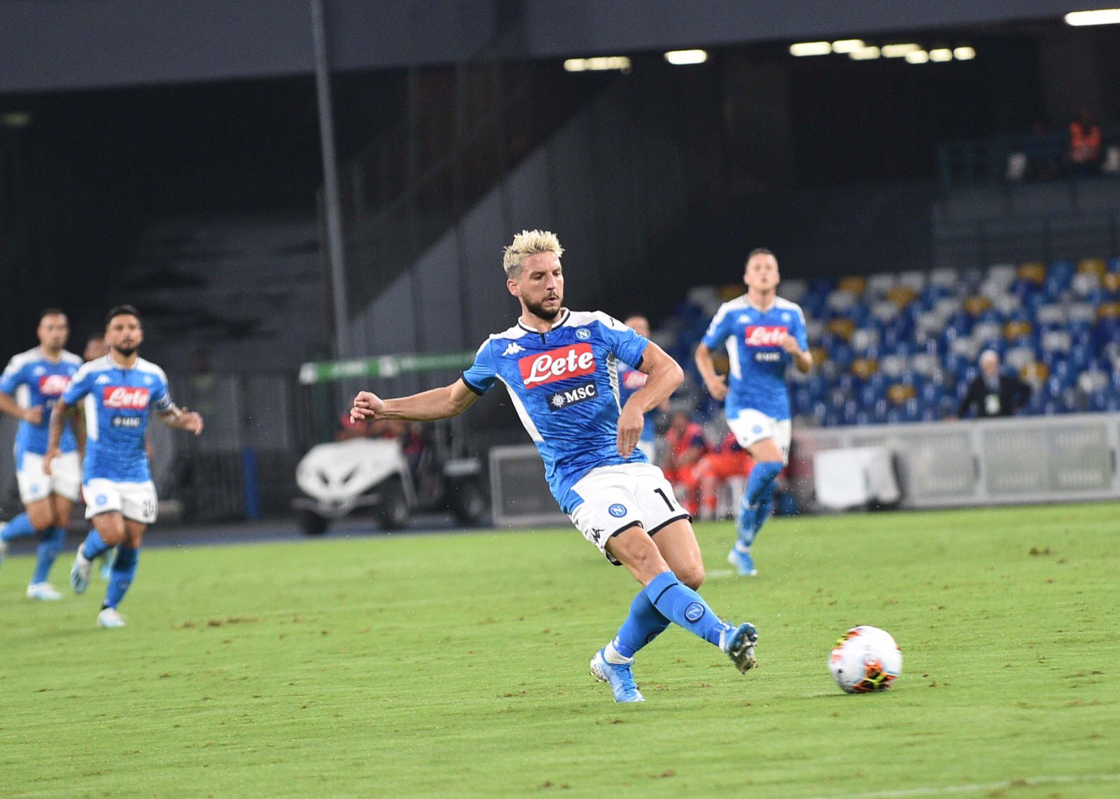 Napoli-Cagliari 0-1, al San Paolo va in scena il remake di Napoli-Perugia