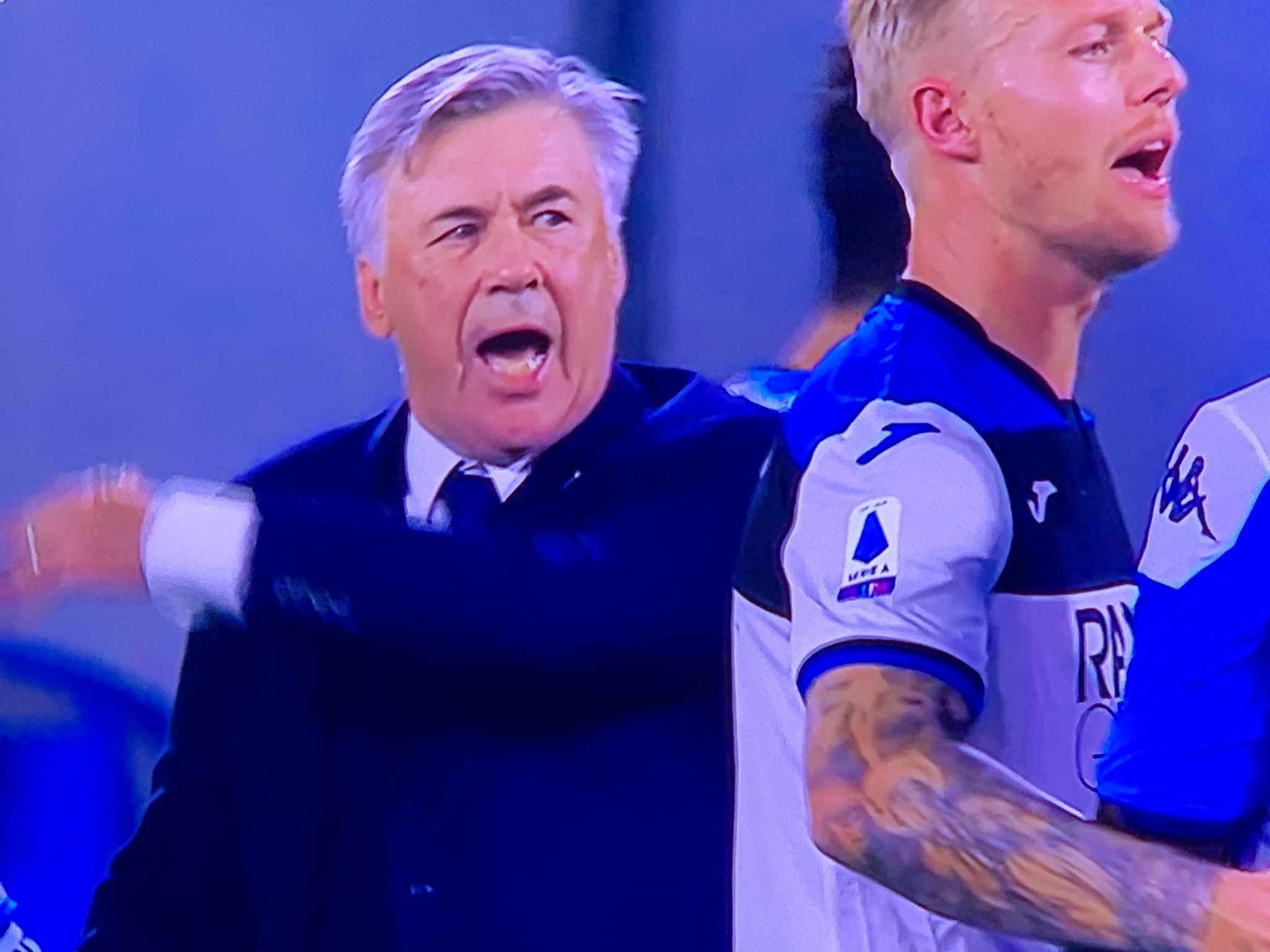 Ancelotti aveva capito tutto. Cinque anni fa disse a Rizzoli: «Chi decide? L’arbitro o il Var?»