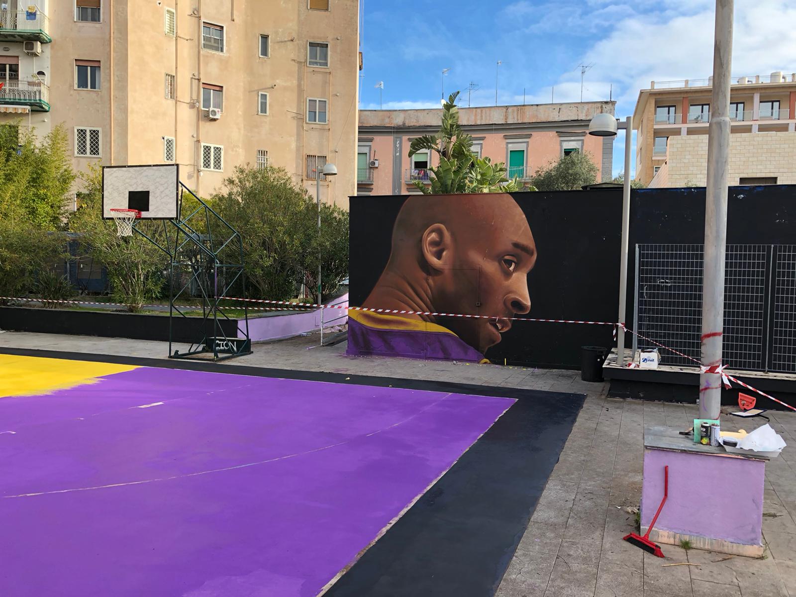 L’assurda passerella dei politici al parco di via dell’Erba