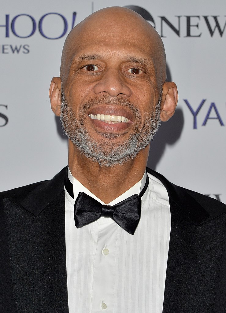 Kareem Abdul Jabbar scrive il discorso che vorrebbe sentire da Trump