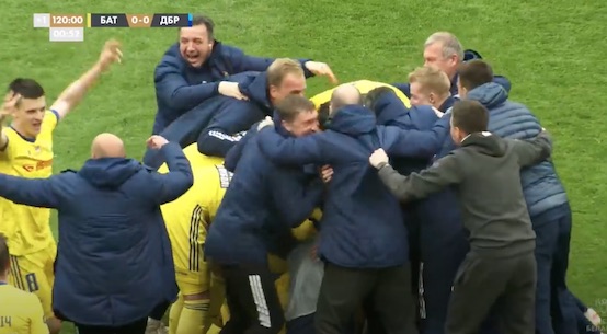 Il Bate Borisov vince la Coppa al 120esimo, abbracci per tutti (addio protocolli) – VIDEO