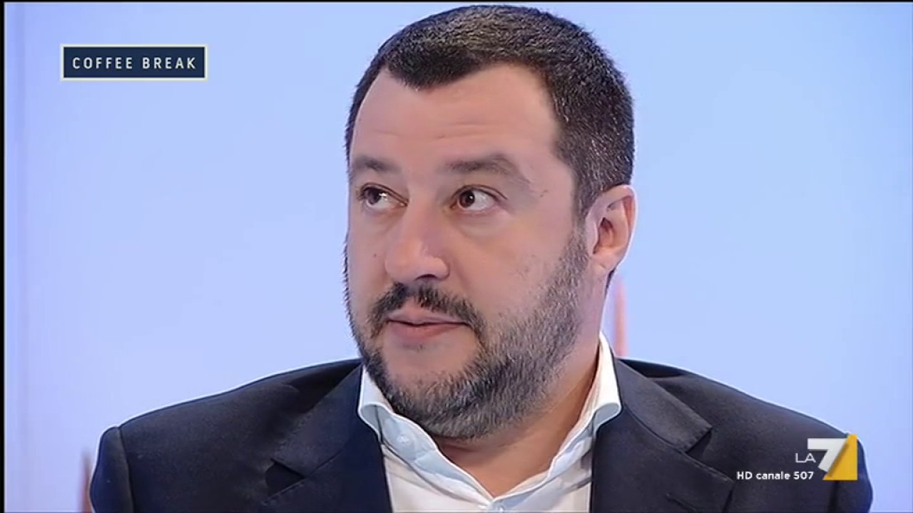 Salvini: “Perché non far entrare 3.000 persone al San Paolo per Napoli-Pescara?”