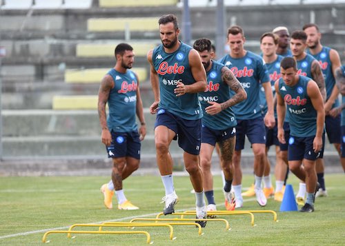 I giocatori del Napoli sono tutti negativi al tampone (ma ne mancano due)